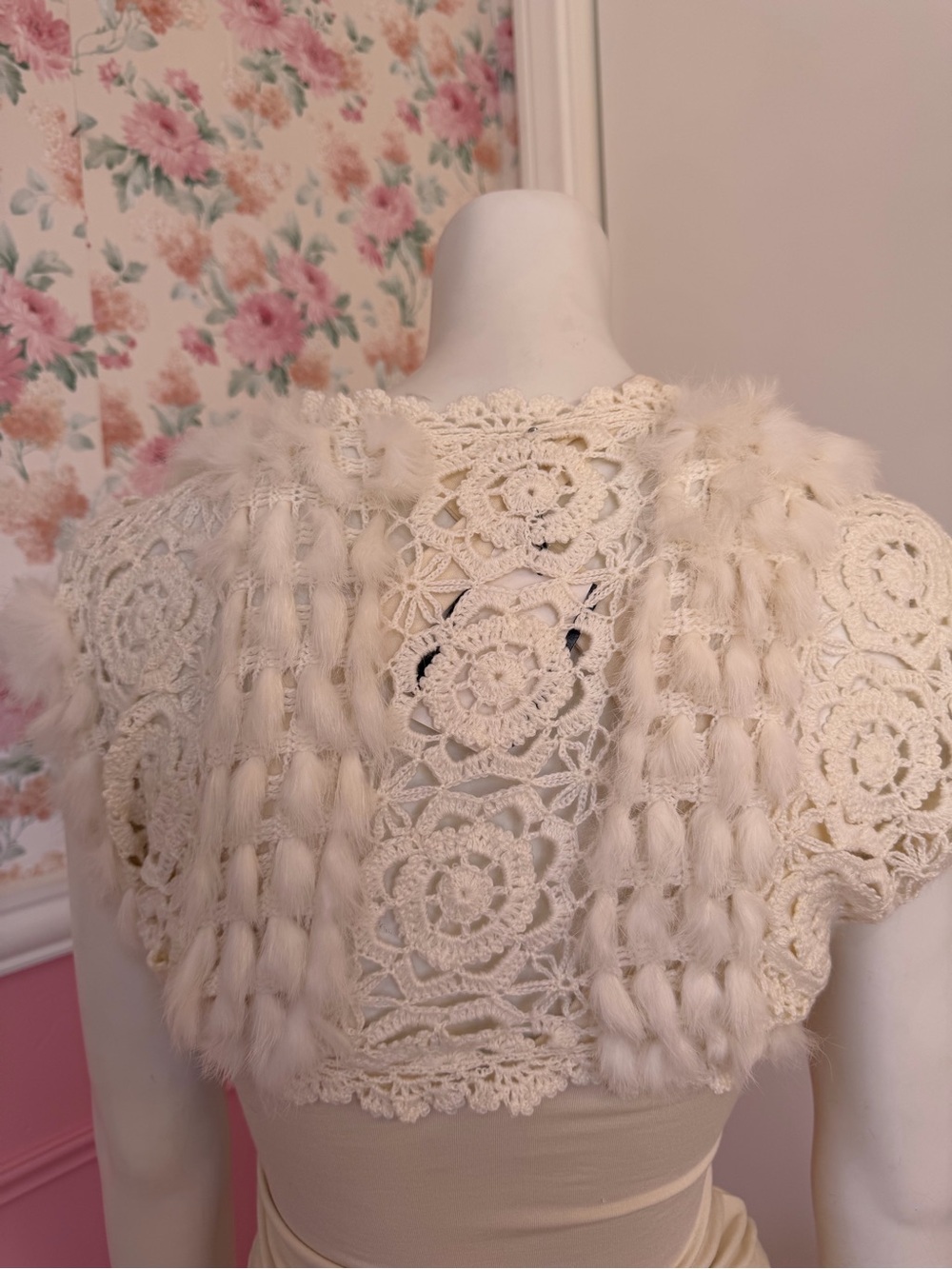 American Vintage Cream Lace Shrug Bolero - Picture 3 of 6